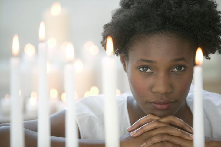 mujer_velas.jpg