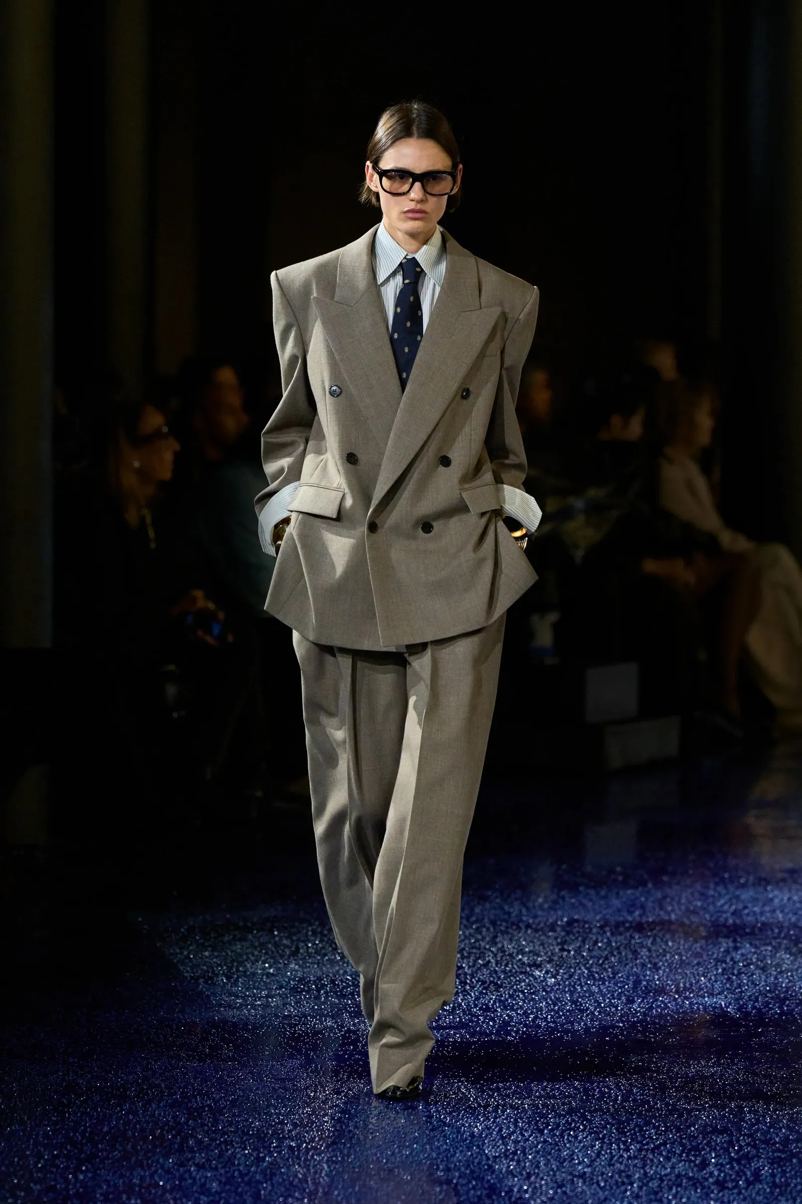 Cómo la moda está reescribiendo el lenguaje del poder femenino